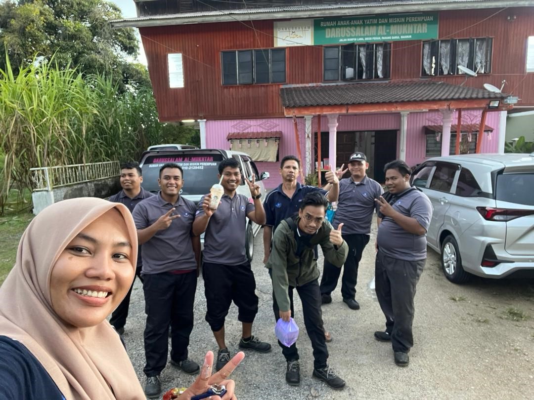 Program Mengecat Rumah Anak Yatim Darussalam Pekan