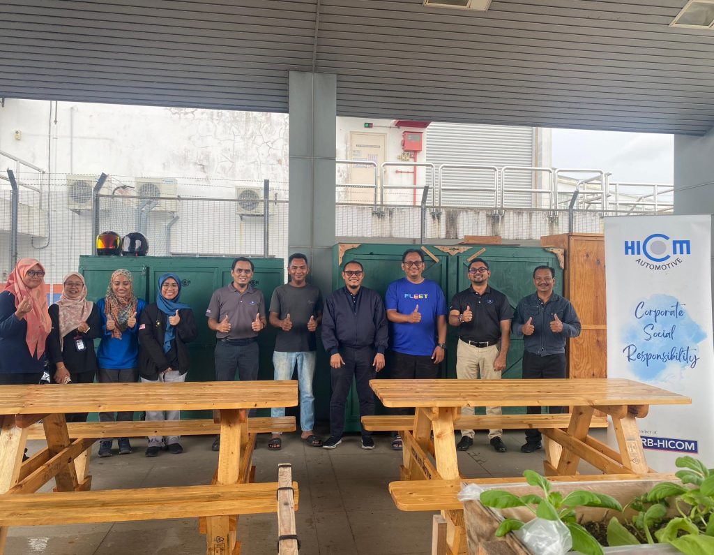 Program Sumbangan Set Kerusi Meja Kepada Surau Taman Kempadang Indah