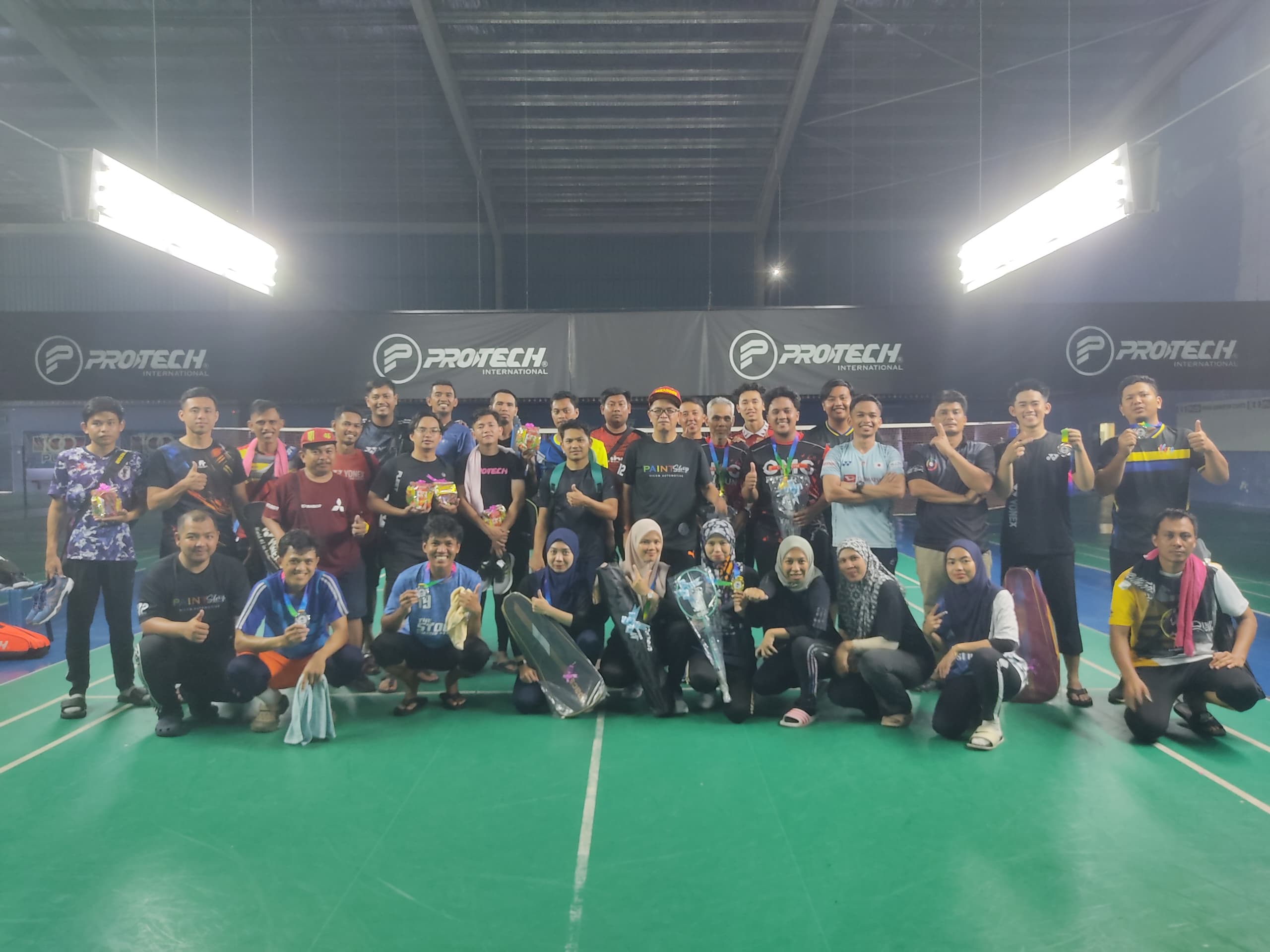 Kejohanan Badminton Tertutup Paint Shop Operation